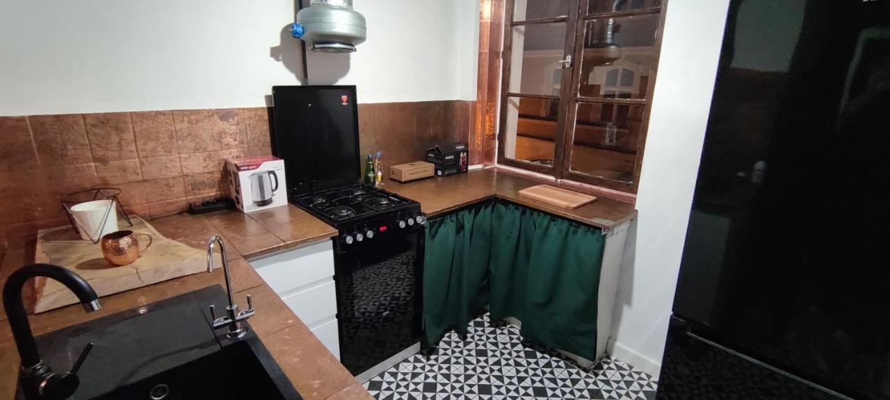 Private Apartament Wroniecka 6 - Parking Poznan Bagian luar foto